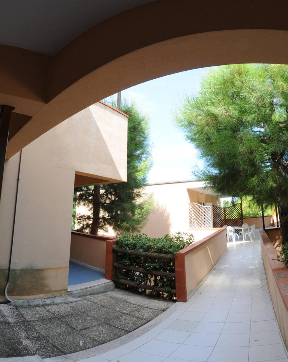 Centro Vacanze Mirage Torre di Palme エクステリア 写真