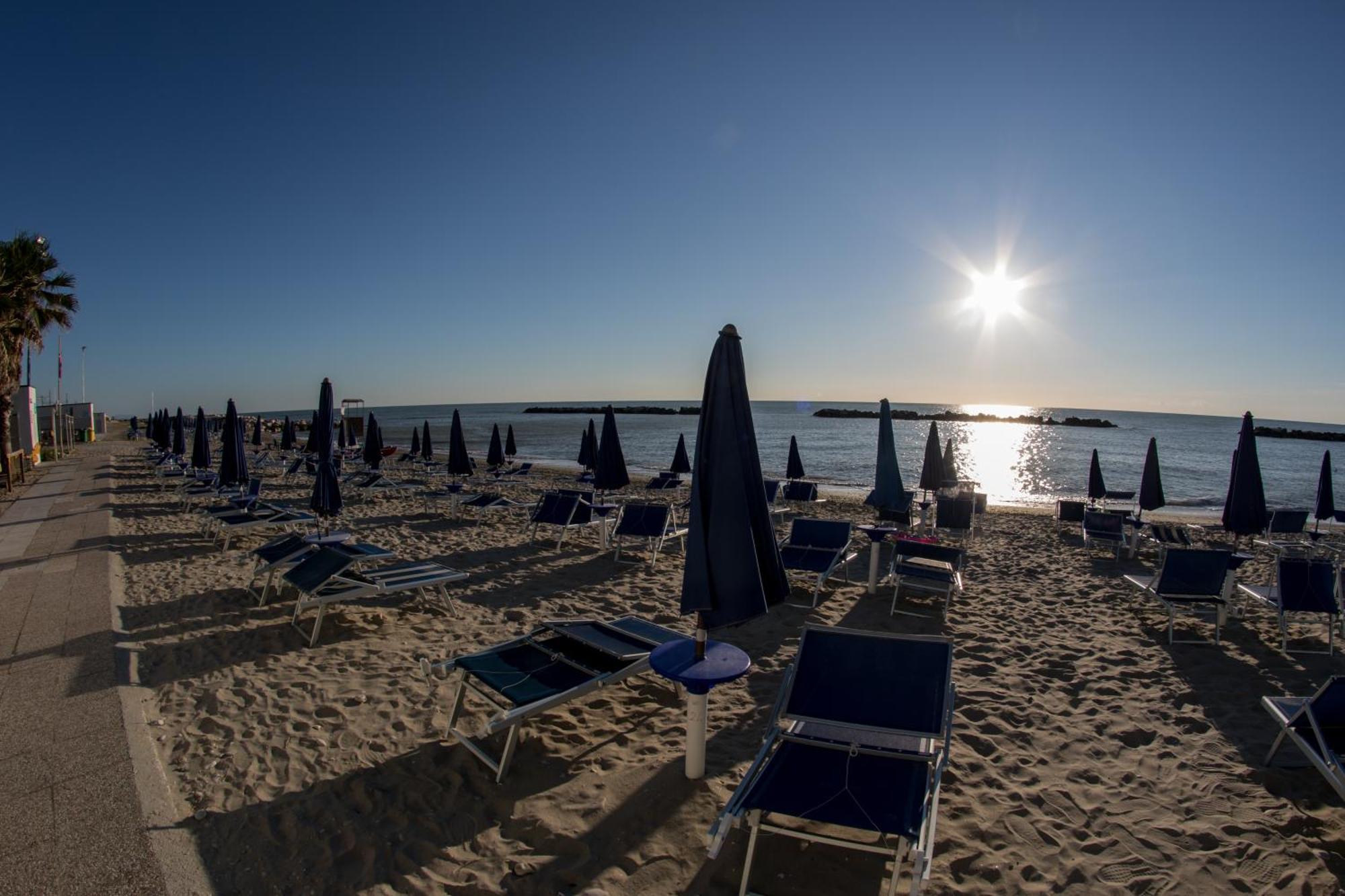 Centro Vacanze Mirage Torre di Palme エクステリア 写真