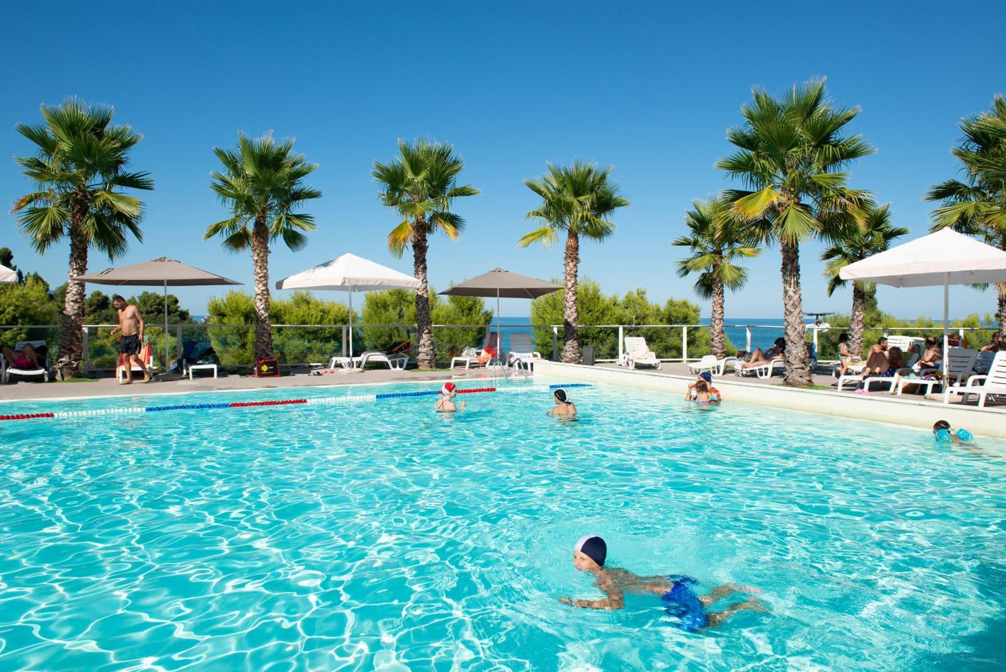Centro Vacanze Mirage Torre di Palme エクステリア 写真